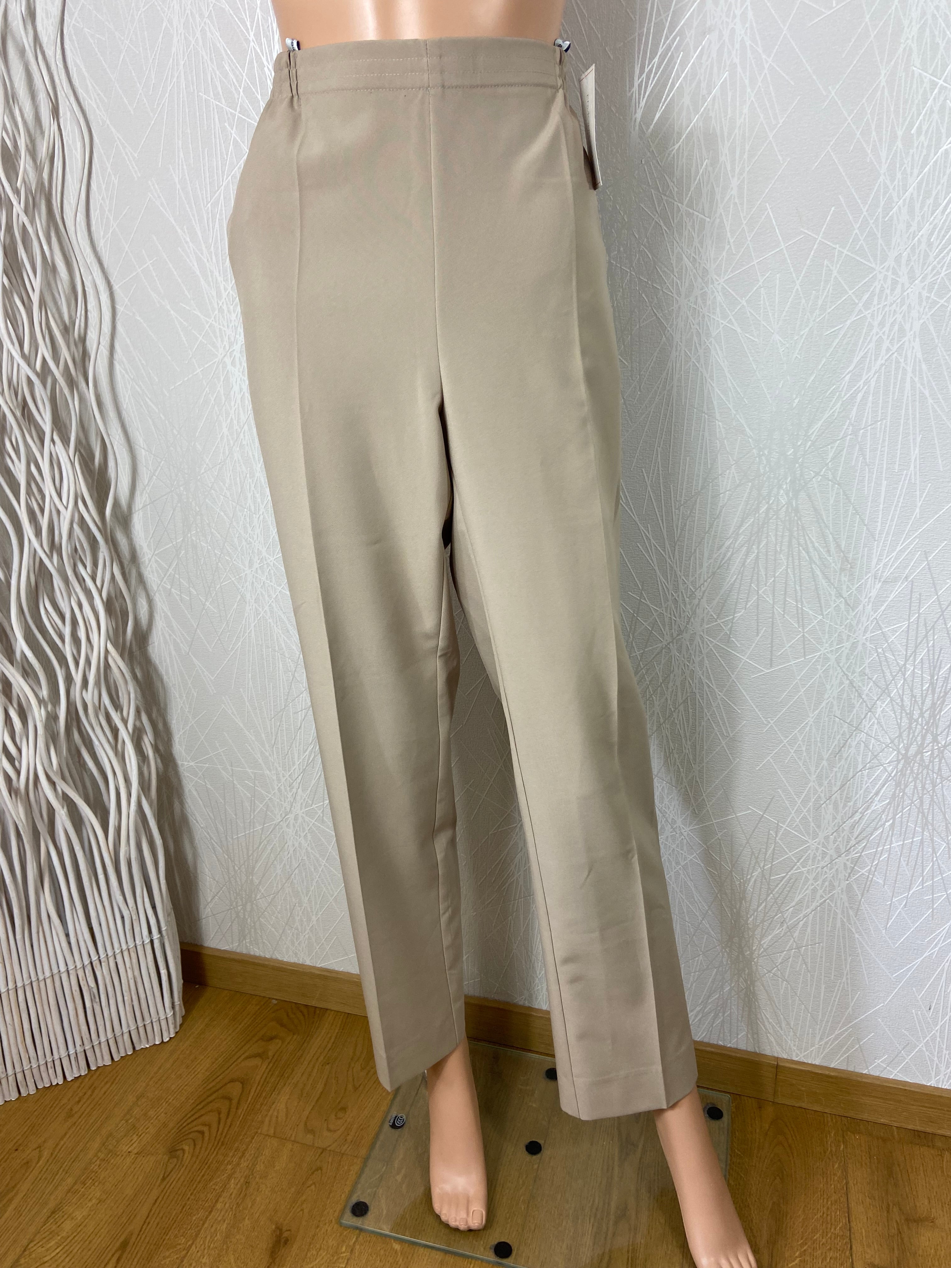 Pantalon_beige_taille_haute_Adelina