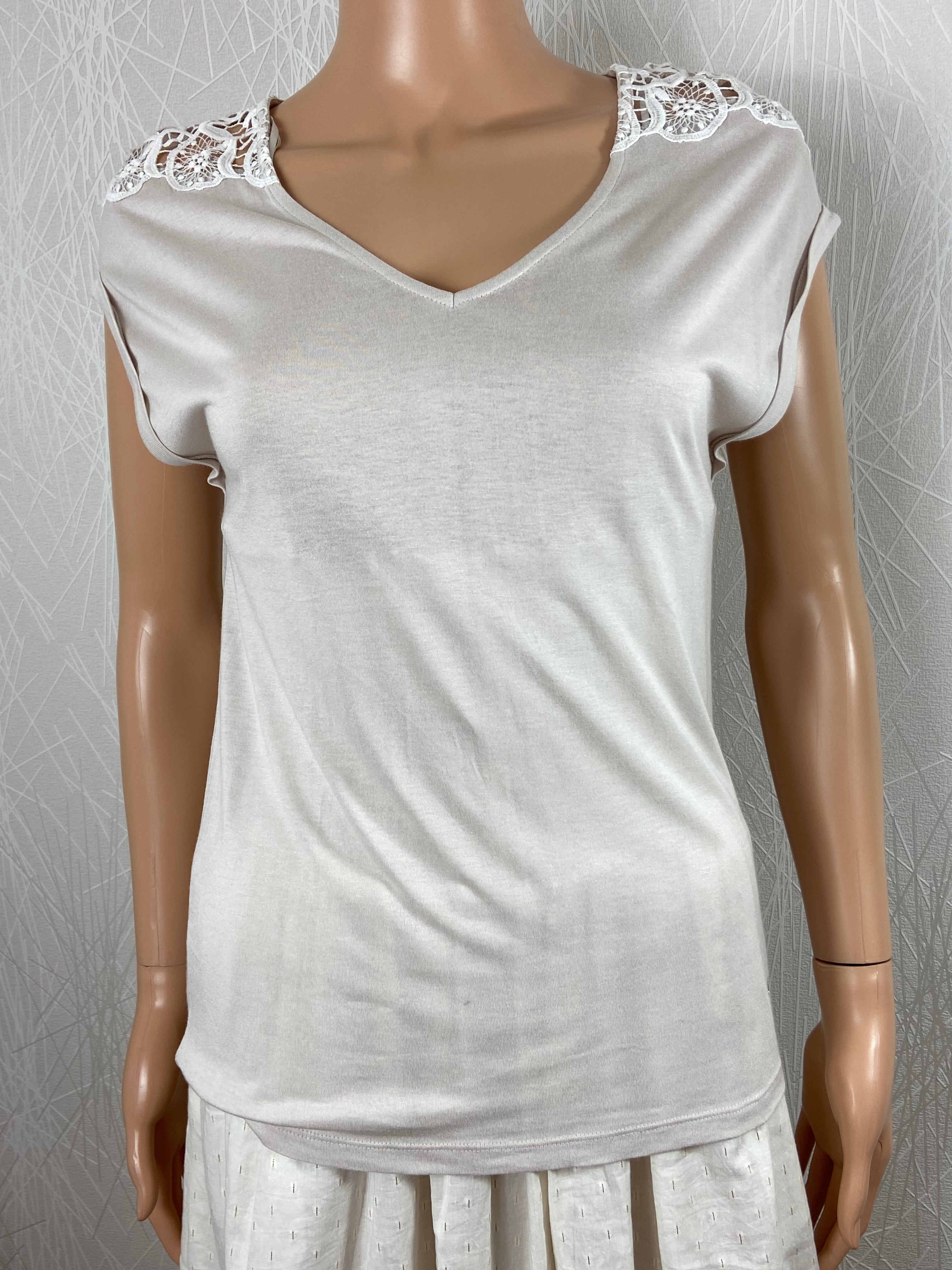 T-shirt beige avec dentelle blanche Katmaï