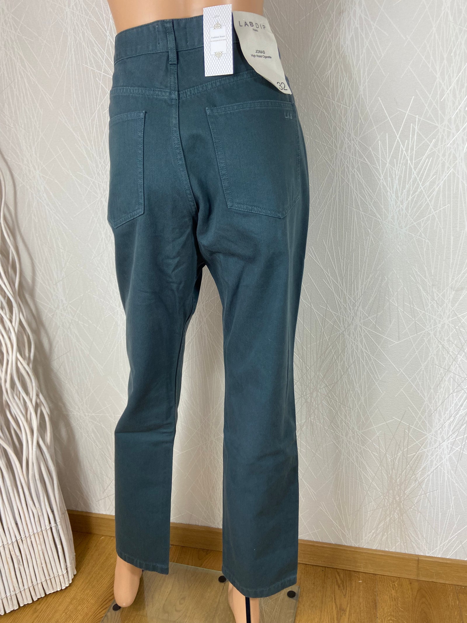 Pantalon coton vert mastic taille haute coupe droite modèle Jonas Lab Dip