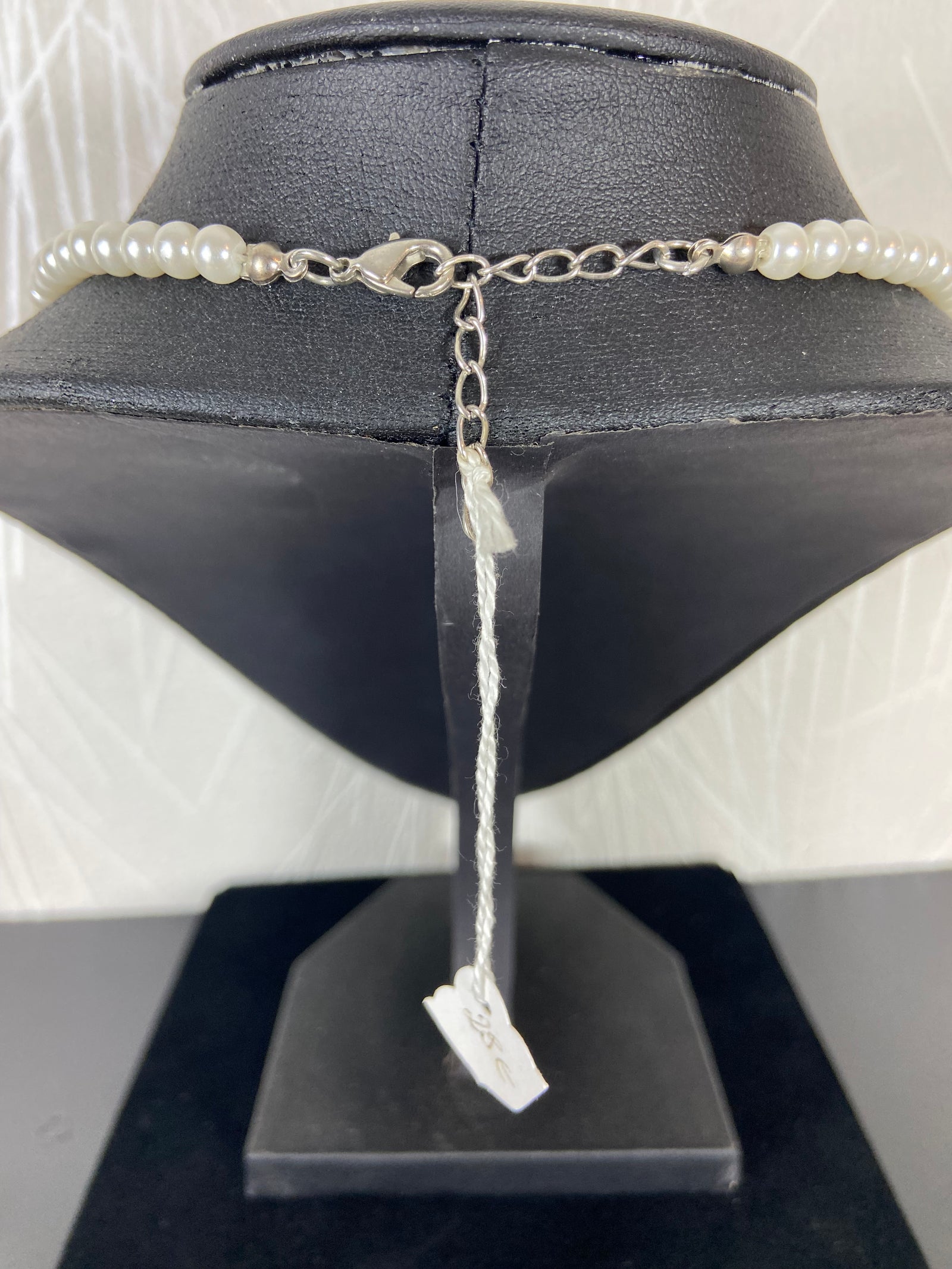 Collier de perles et strass