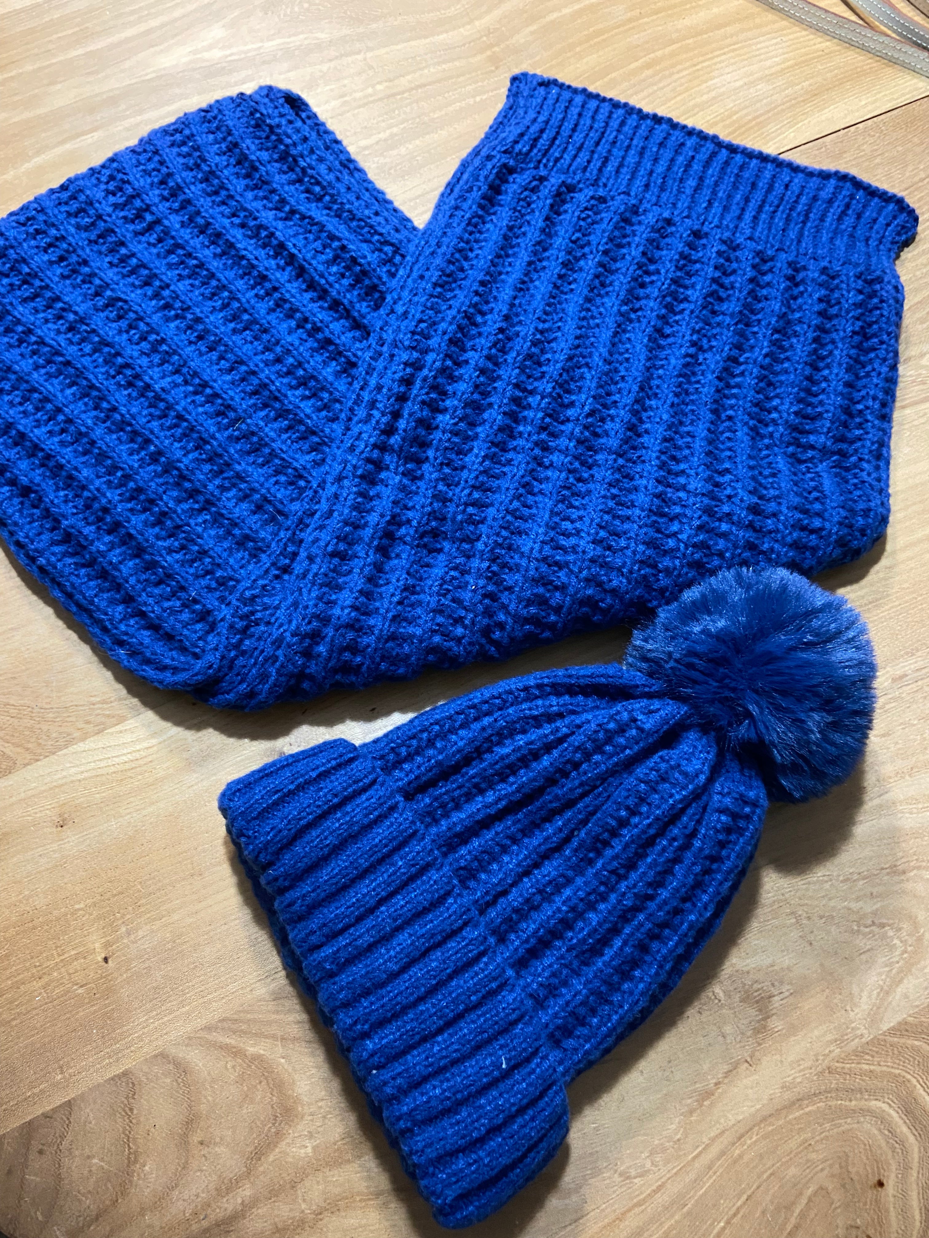 Ensemble bonnet echarpe bleu