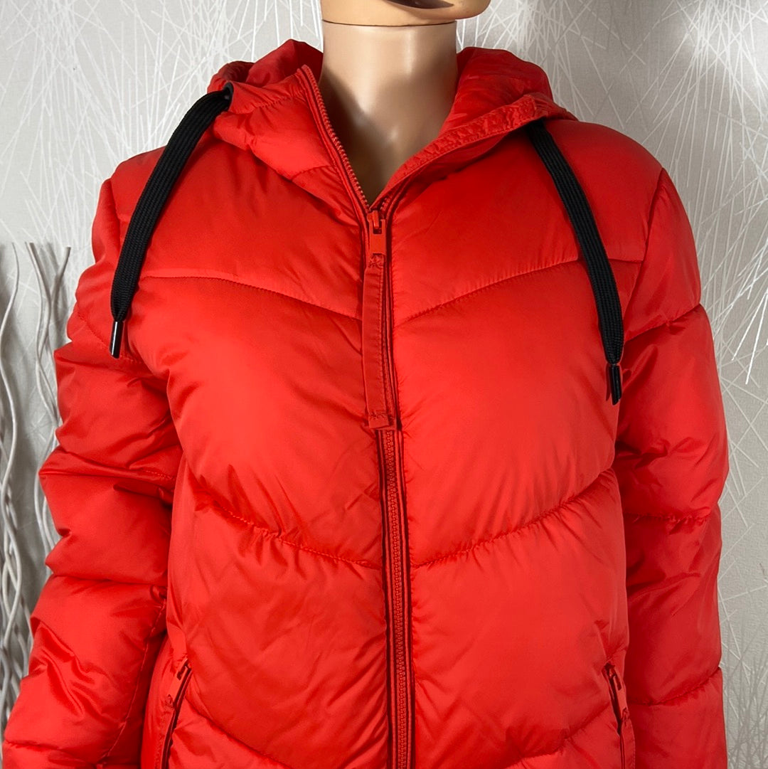 Manteau matelassé doudoune à capuche rouge modèle Bybomina Jacket B.Young