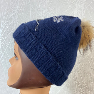 Bonnet chaud tricot laine bleu marine avec perles et pompon