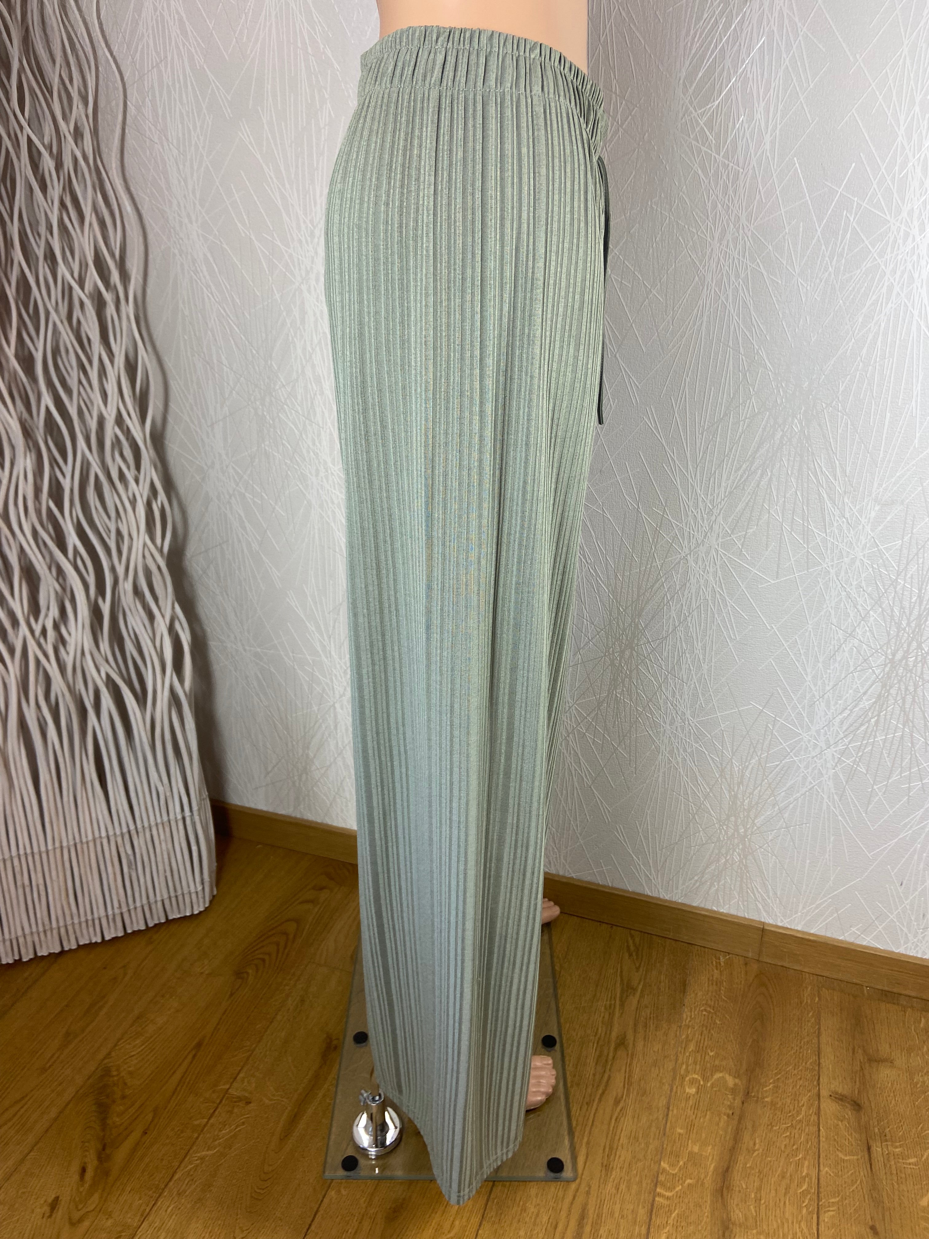 Pantalon confortable fluide vert clair tissu côtelé Phi Phi Star