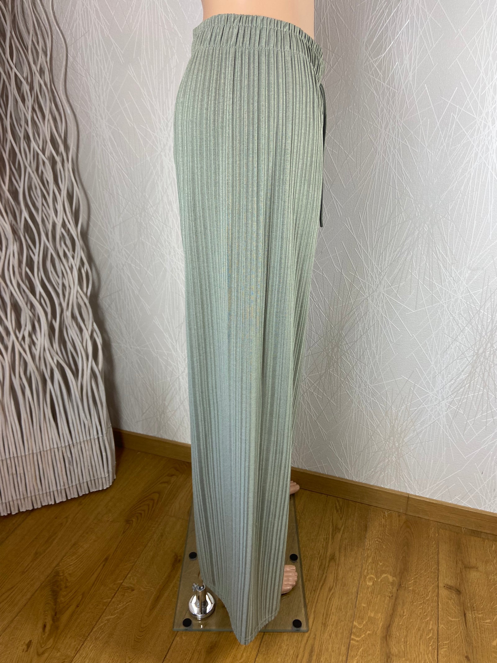 Pantalon confortable fluide vert clair tissu côtelé Phi Phi Star