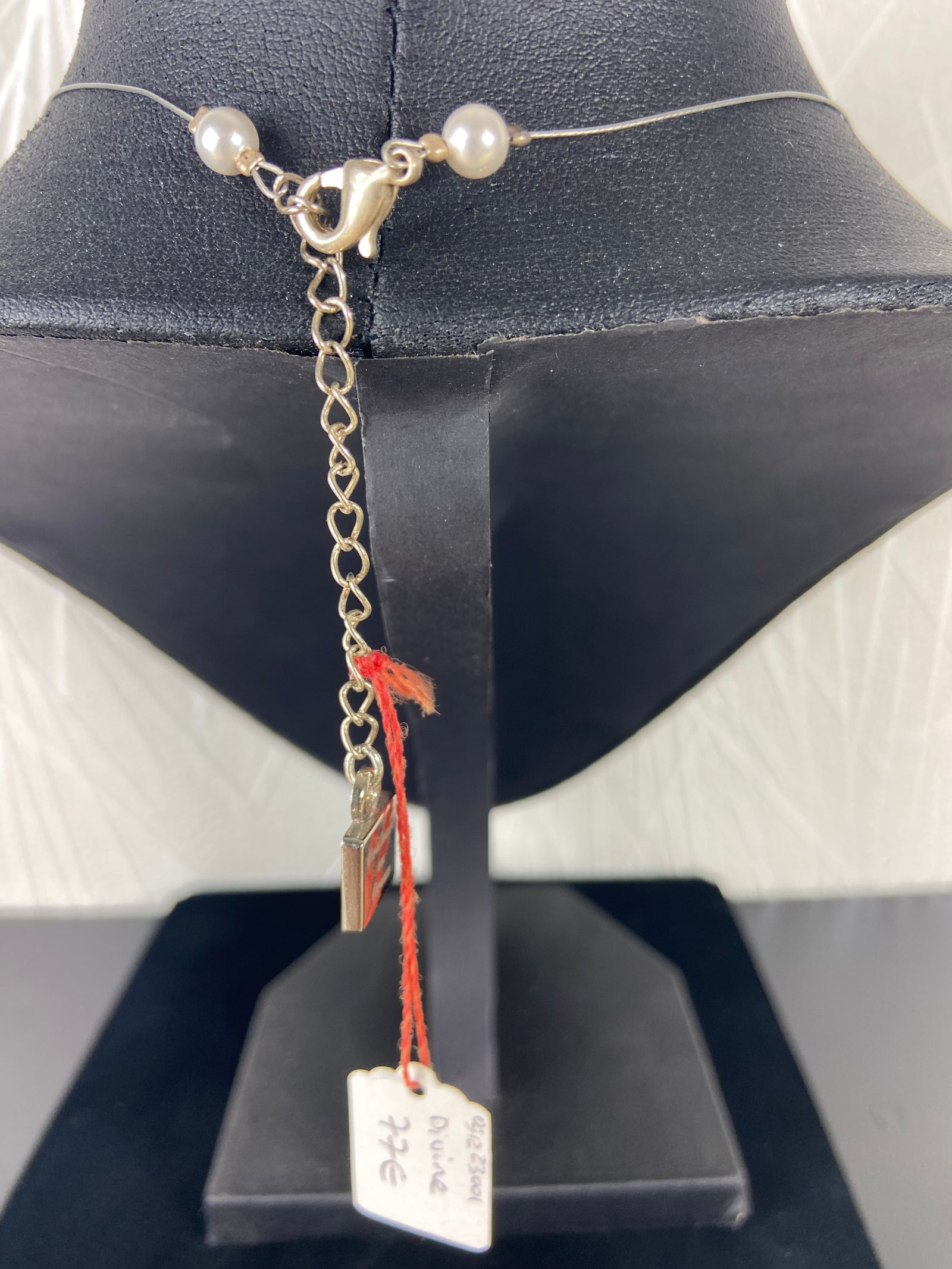 Grand collier de perles réglable pour mariage ou cérémonie Couleurs de Coeur.