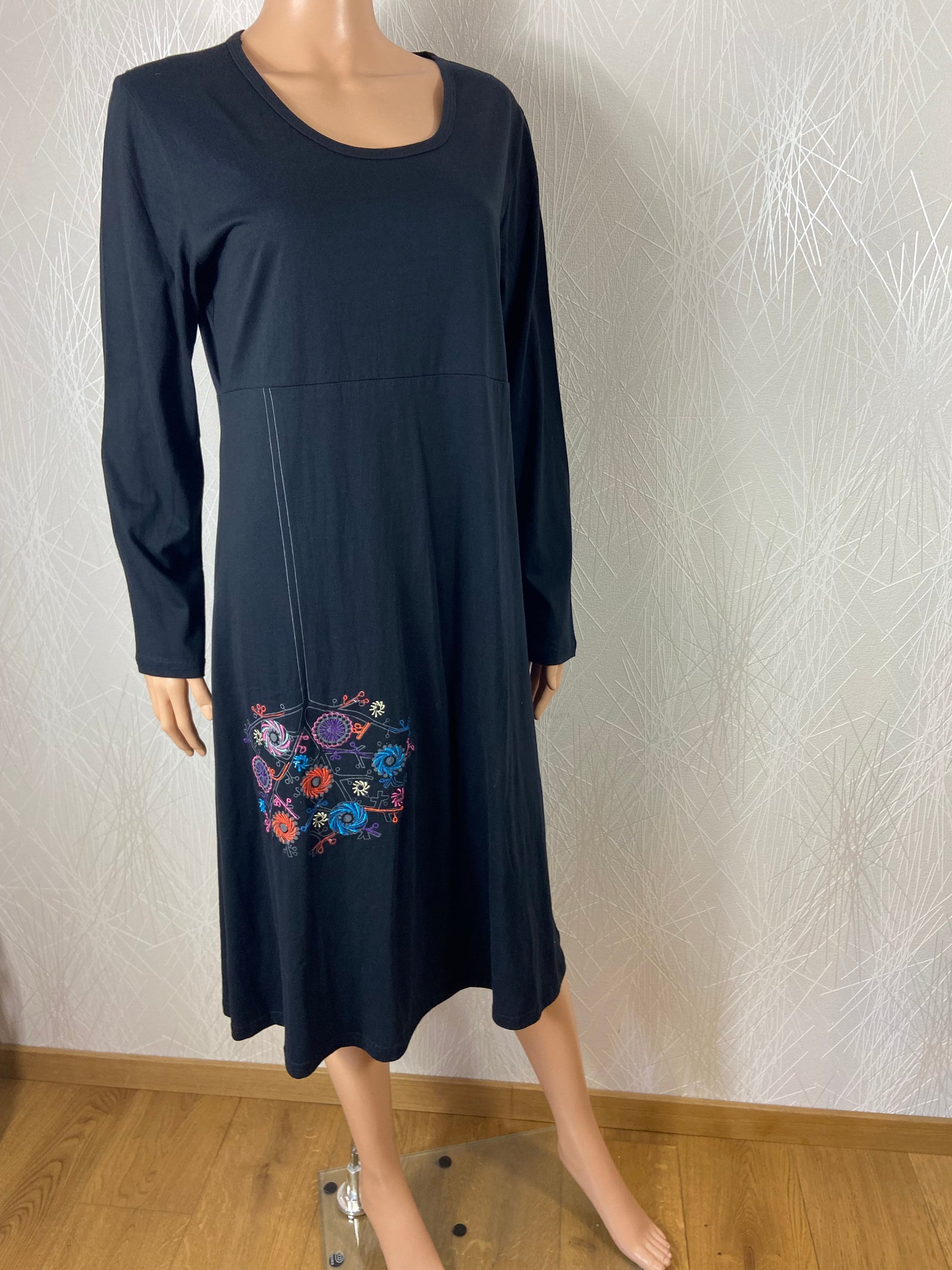 Robe manches longues coton noir broderies Aller Simplement