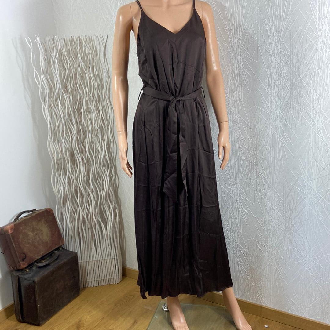 Robe longue marron fluide satinée modèle Tali Surkana - Offre-Unique