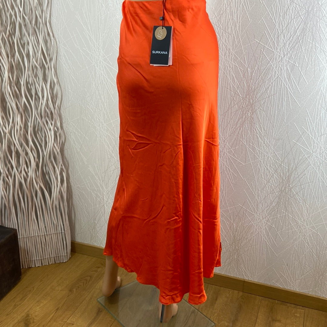 Jupe longue orange tissu satin taille élastique Surkana