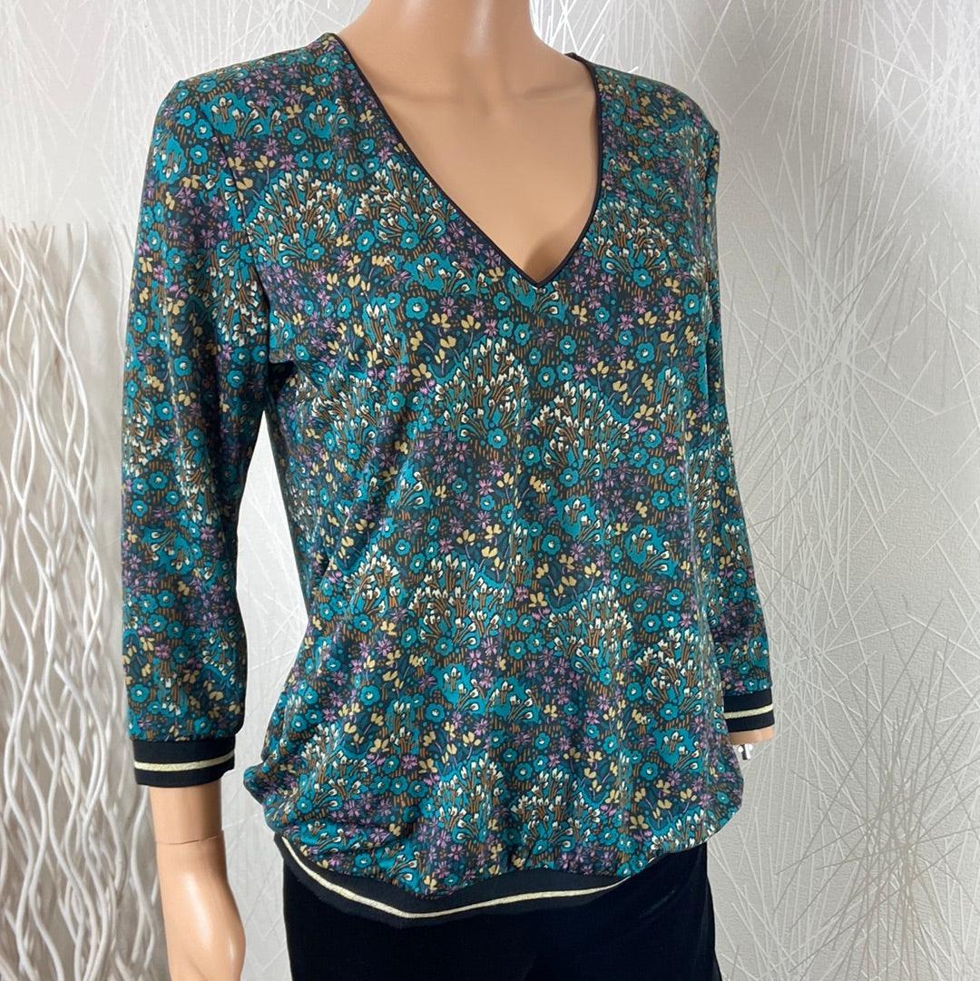 Blouse légère verte motif fleurs col V manches 3/4 Le Singe de Julie - Offre-Unique