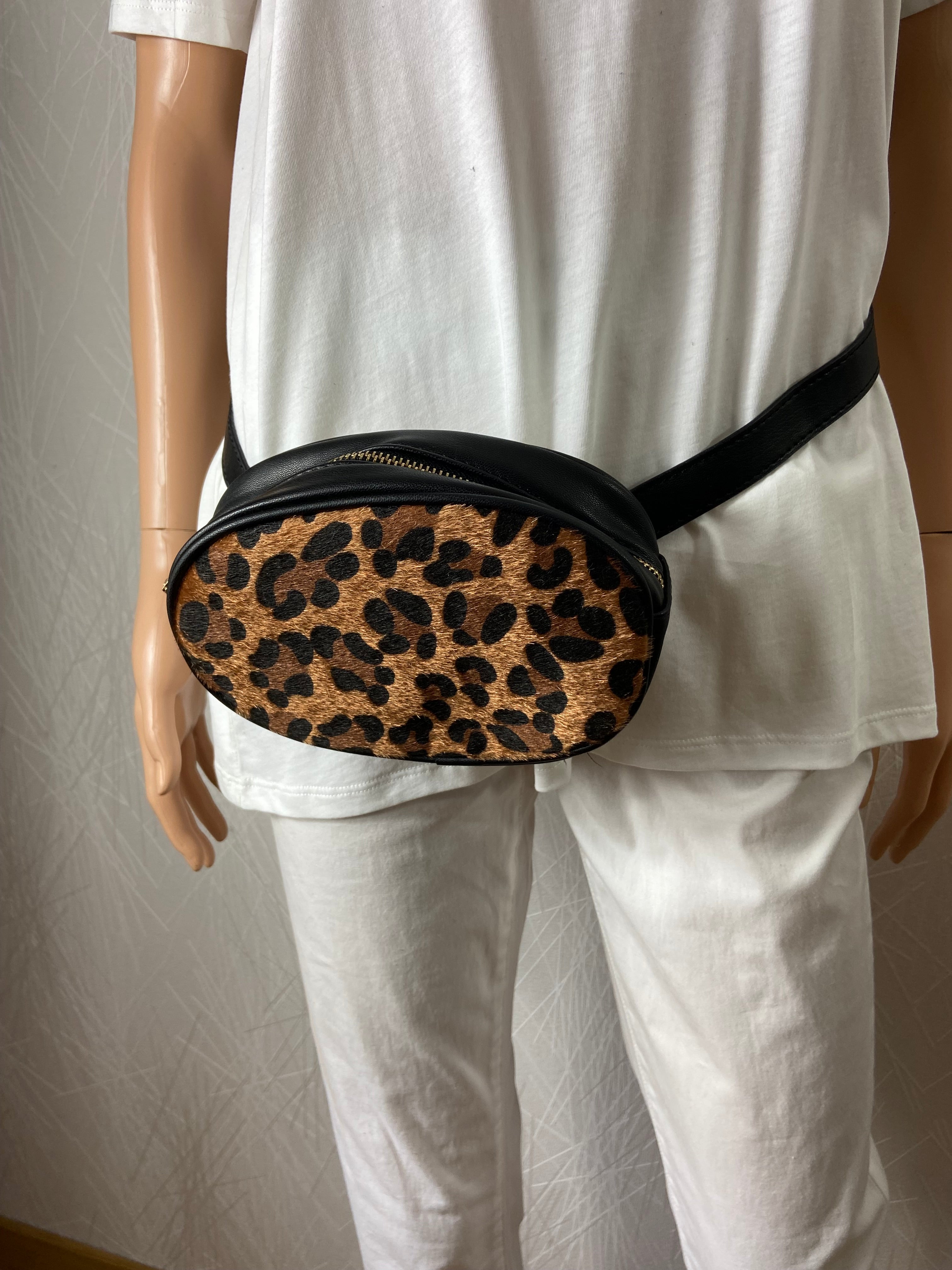 Sac à motif léopard en cuir synthétique