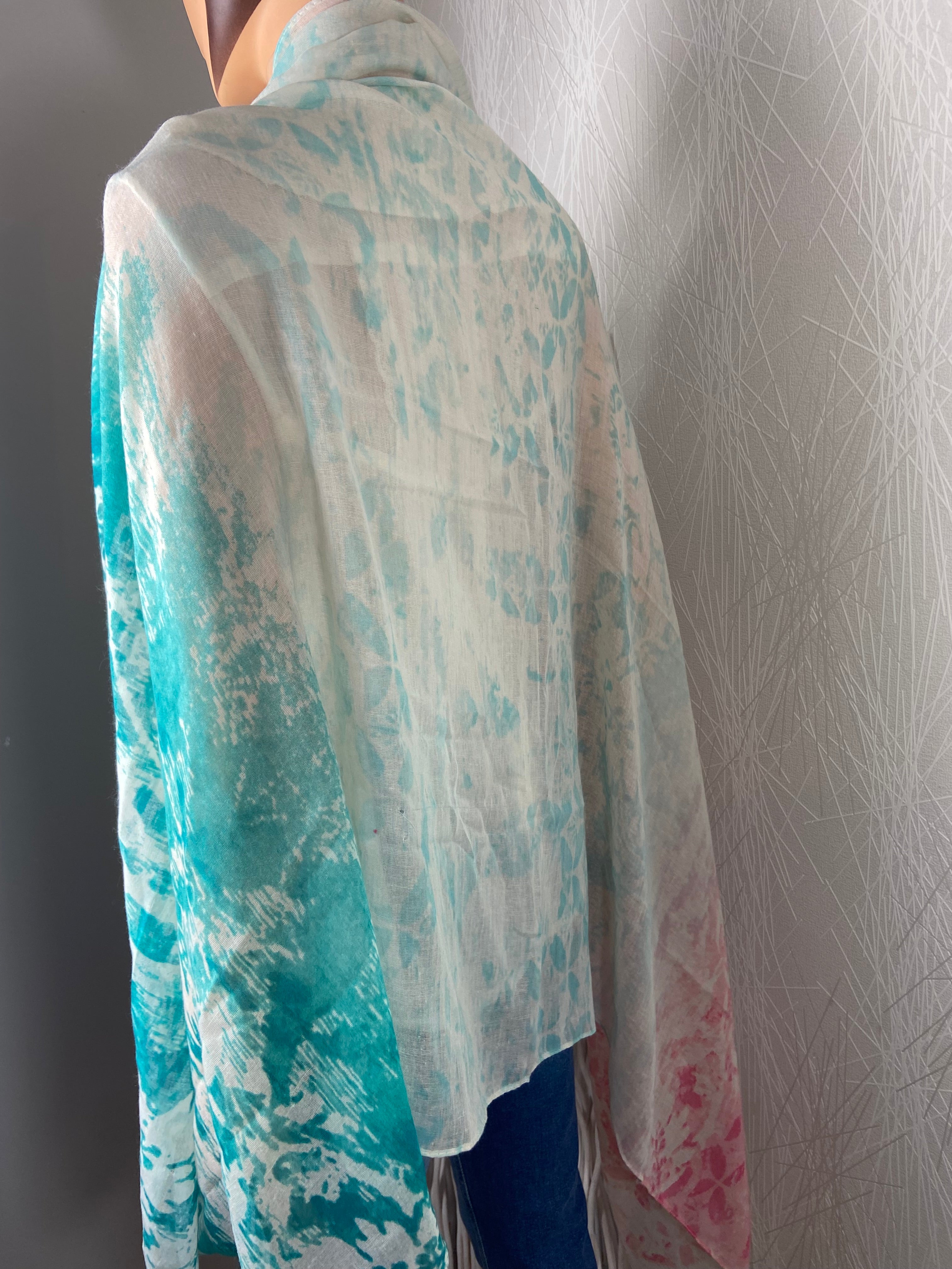 Foulard léger en viscose à motifs vert rose et blanc