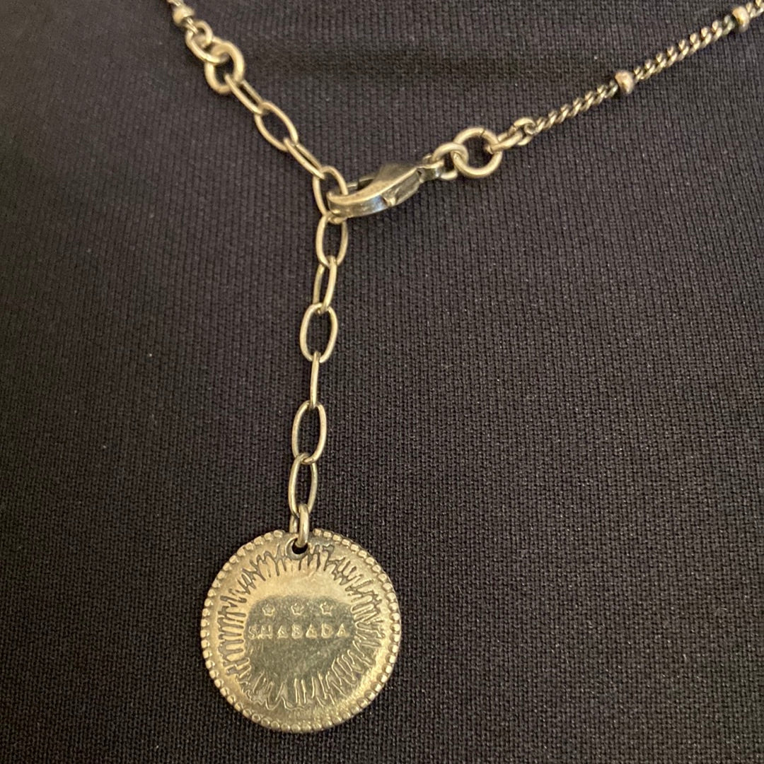 Collier plaqué argent avec pendentif rond Shabada