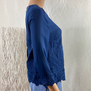 Blouse broderie bleue Cherry Paris