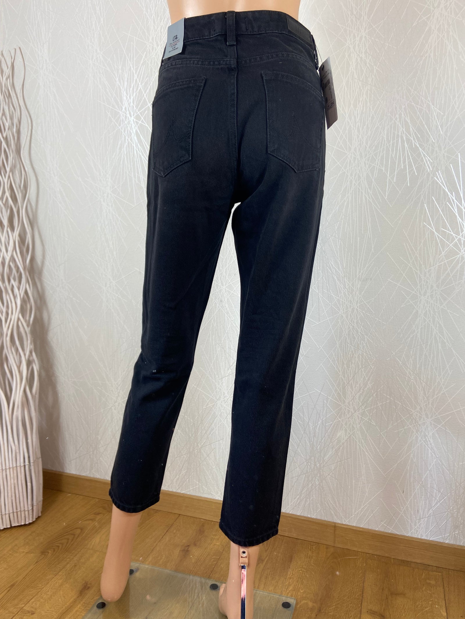 Jeans slim noir ultra confortable de la marque LBT
