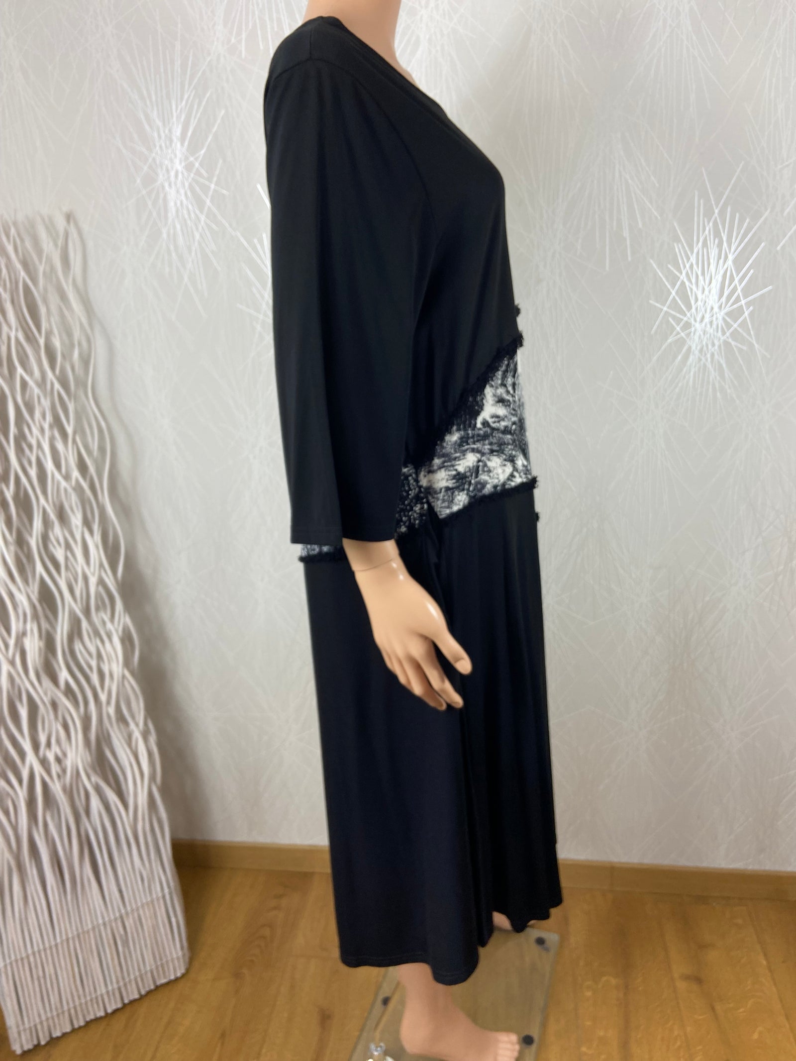 Robe noire et grise à motifs manches 3/4 grande taille Neslay