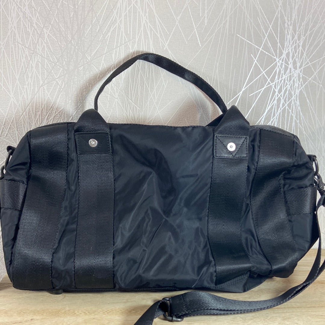 Sac à main avec bandoulière en tissu imperméable noir New Boy