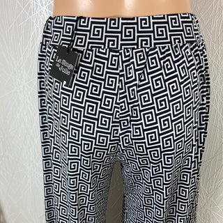 Pantalon léger fluide motif noir et blanc taille mi-haute élastique Le Singe de Julie