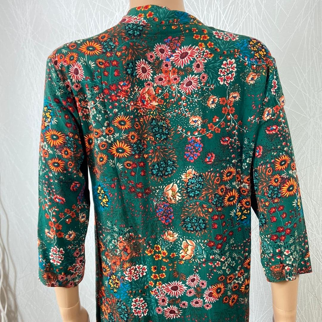 Robe fendue longue verte manches 3/4 motifs fleuris modèle Liliane Les Petites Fleurs - Offre-Unique