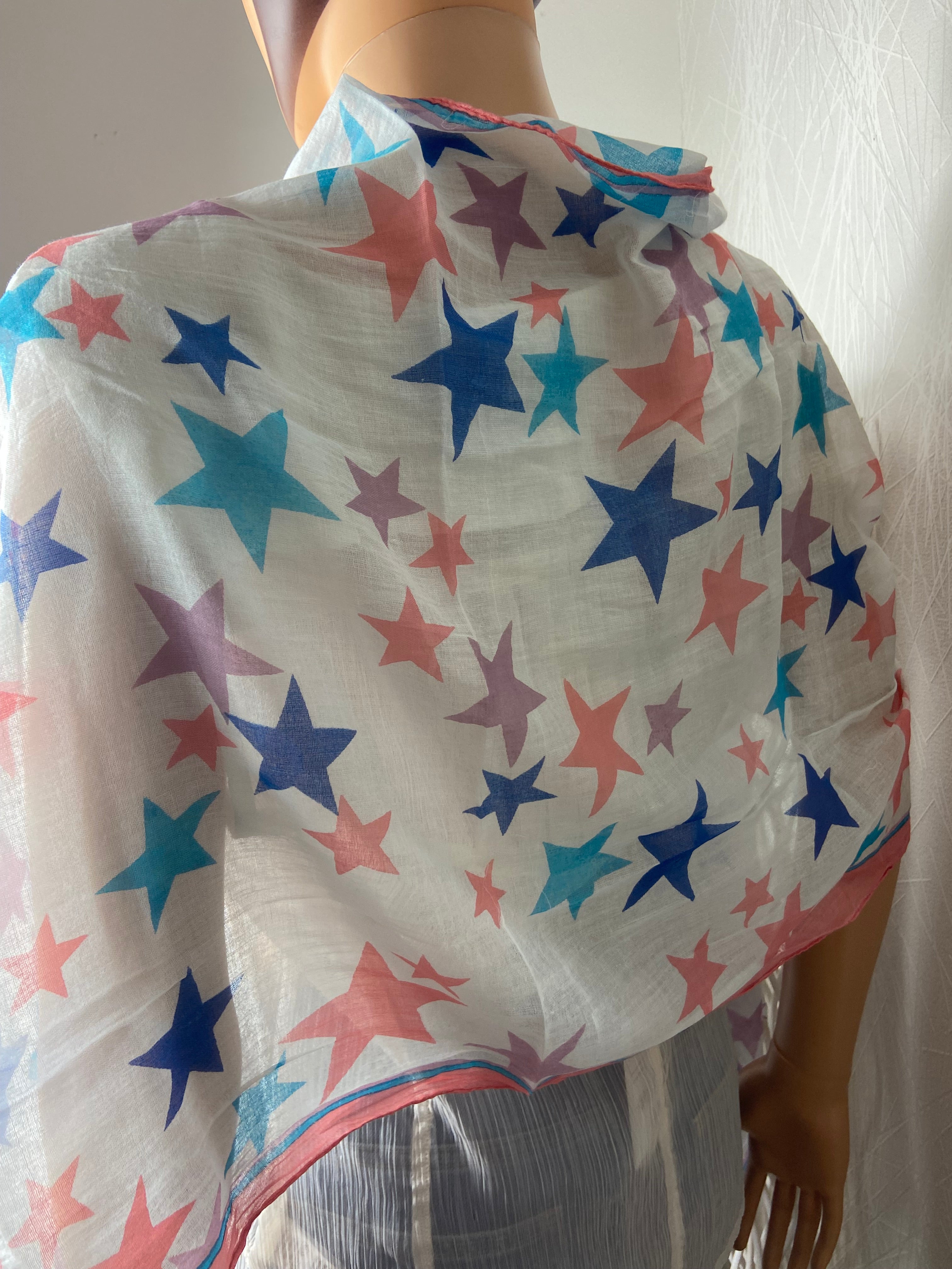 Foulard blanc en coton avec étoiles multicolore