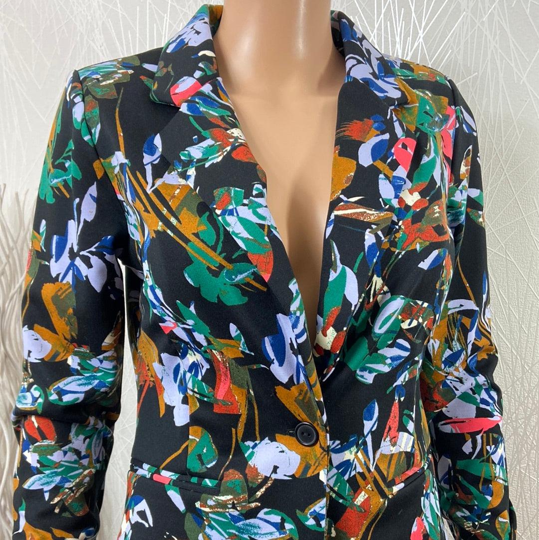 Veste blazer femme tissu fleuri sur fond noir Ihkate Print Ichi - Offre-Unique