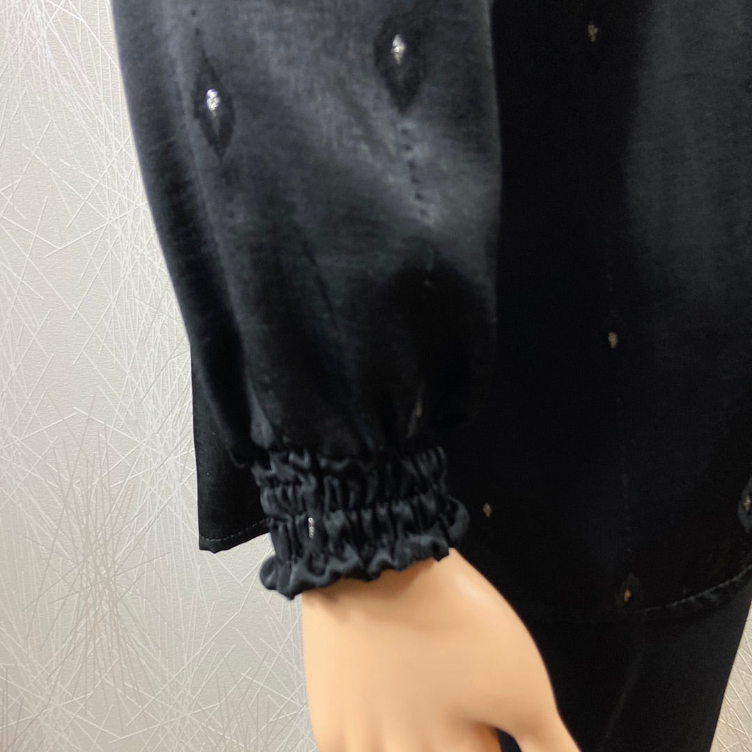 Blouse satinée noire avec motifs losange argentés Les Petites Fleurs