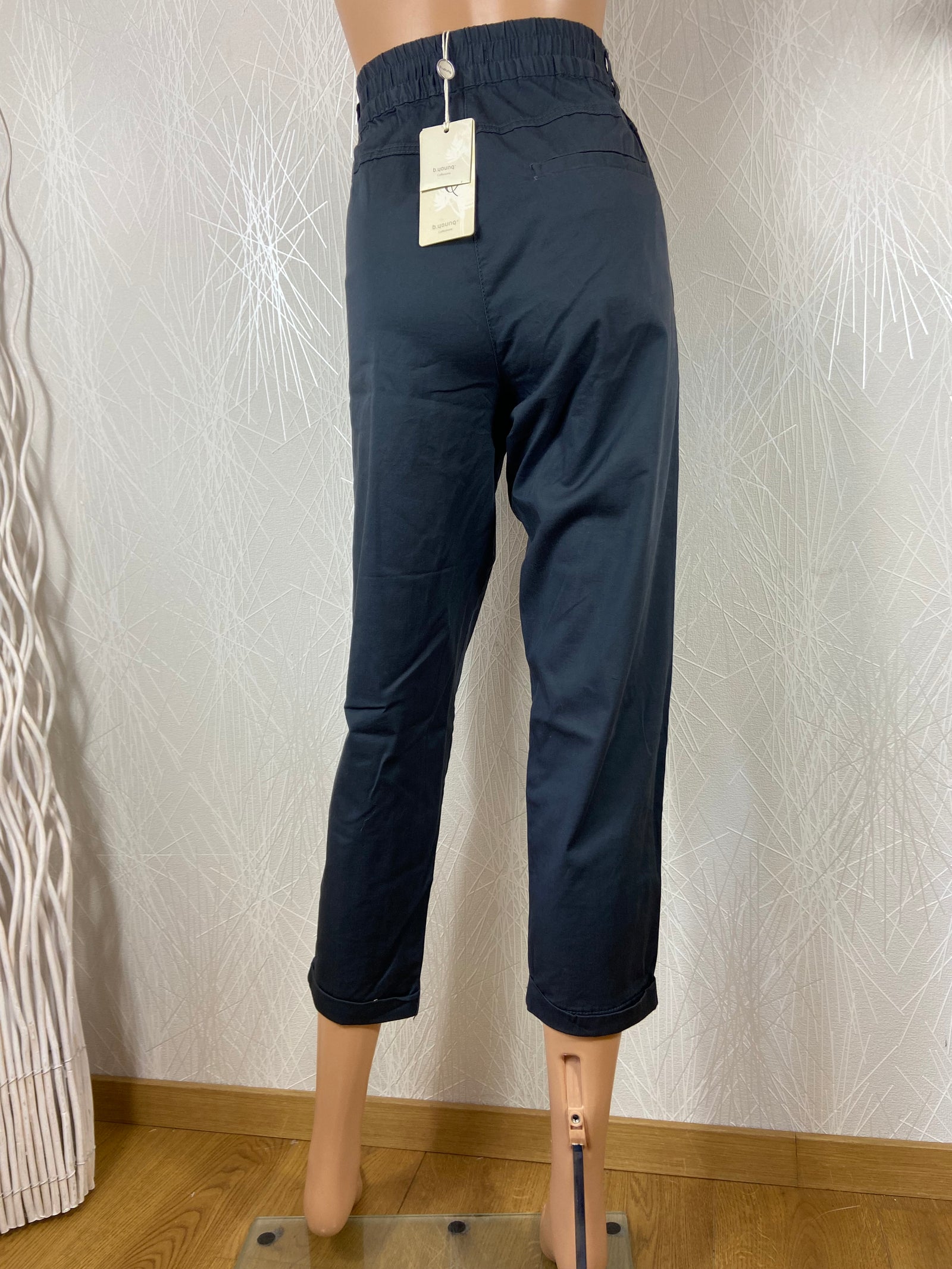 Pantalon femme 7/8 leger bleu marine BYoung