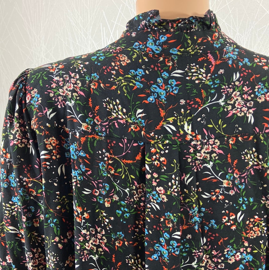 Blouse noire fleurie tissu fluide Les Petites Fleurs