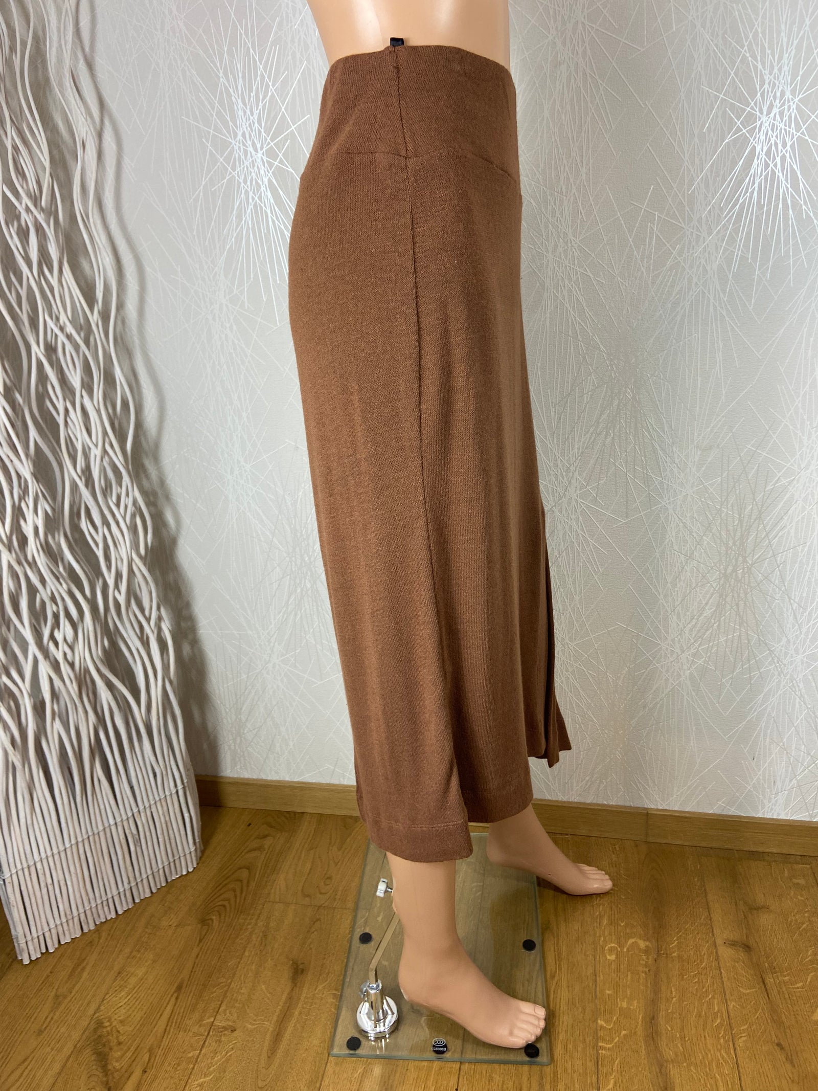 Jupe fendue en tricot marron chocolat taille haute élastique Mat