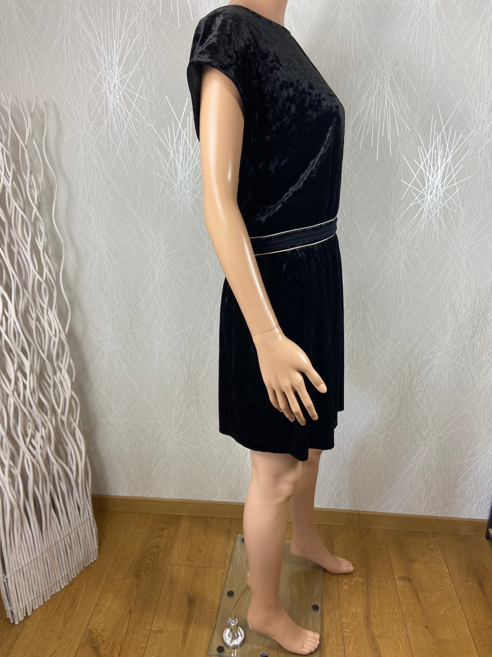 Robe courte velours lisse modèle Maeva Opullence