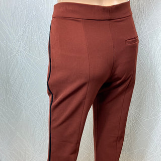 Pantalon femme marron 7/8 taille mi-haute bande noire Ann