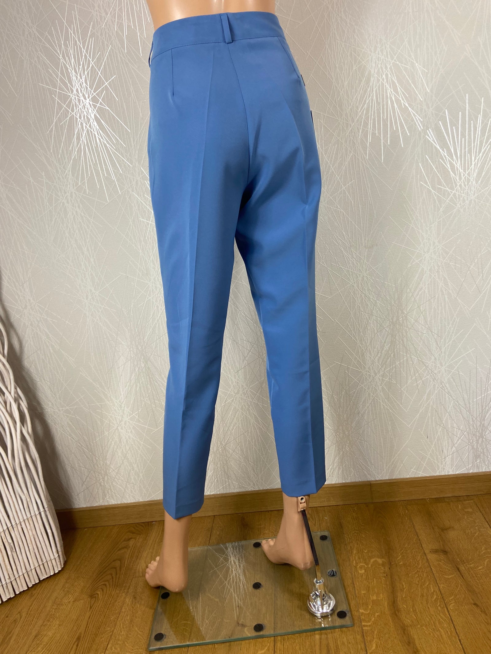 Pantalon de ville bleu ciel coupe fantaisie Christina Barros