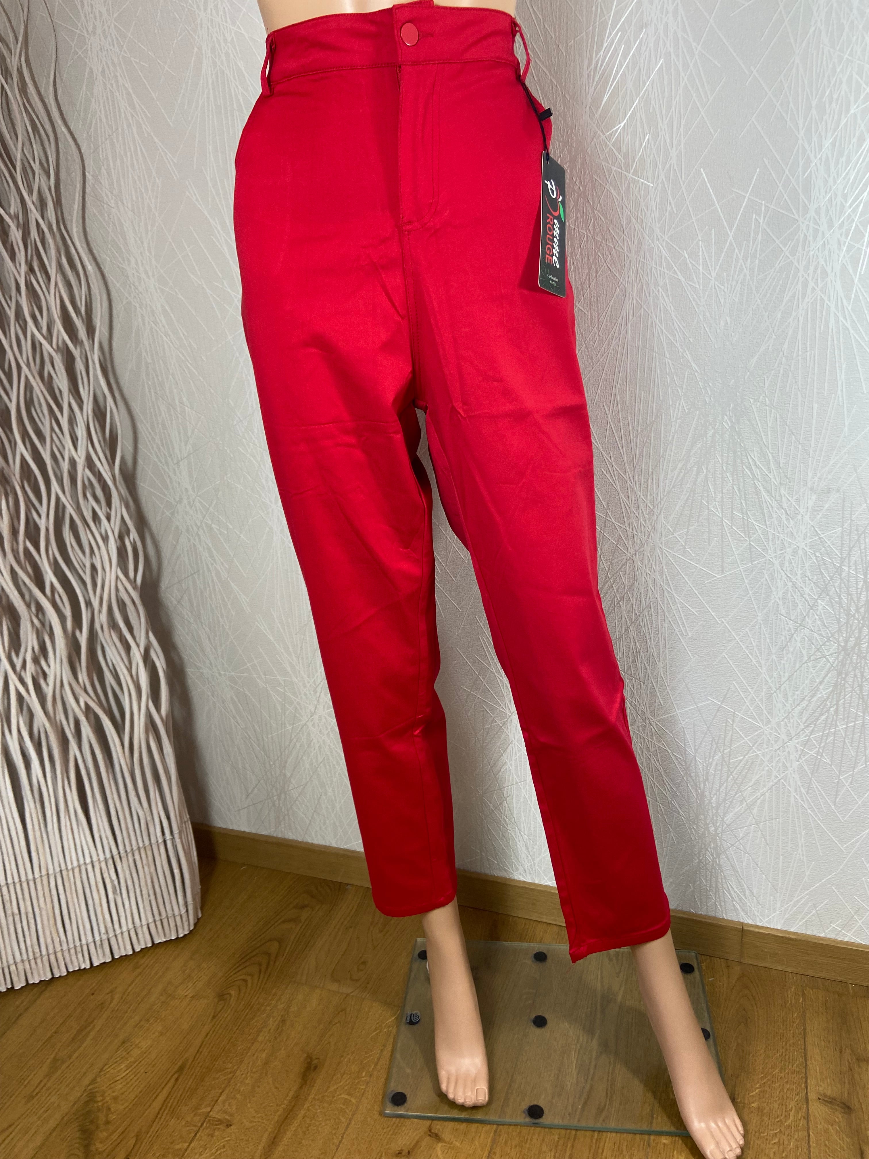 Pantacourt rouge taille haute coupe droite Pomme Rouge