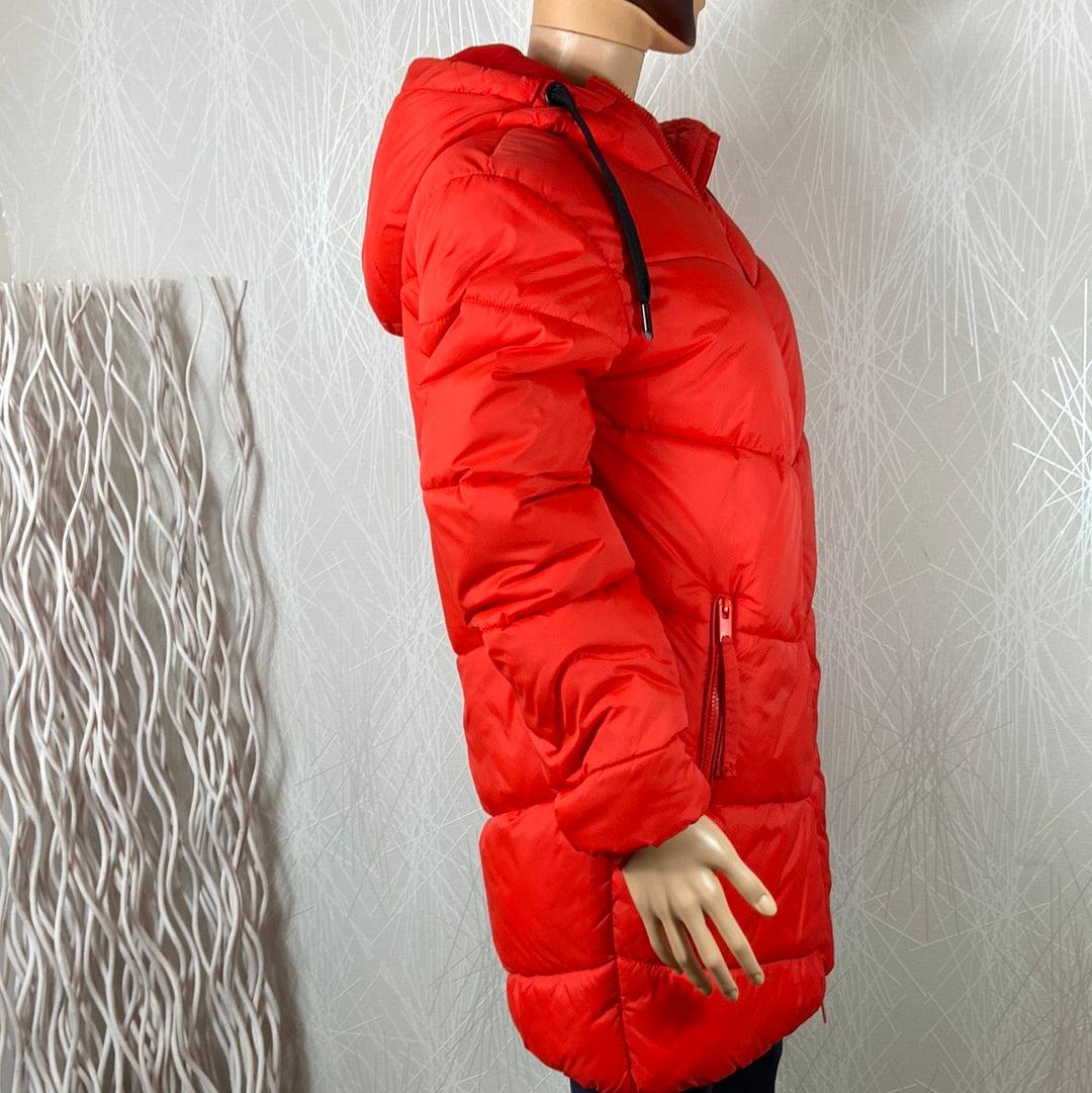 Manteau matelassé doudoune à capuche rouge modèle Bybomina Jacket B.Young - Offre-Unique