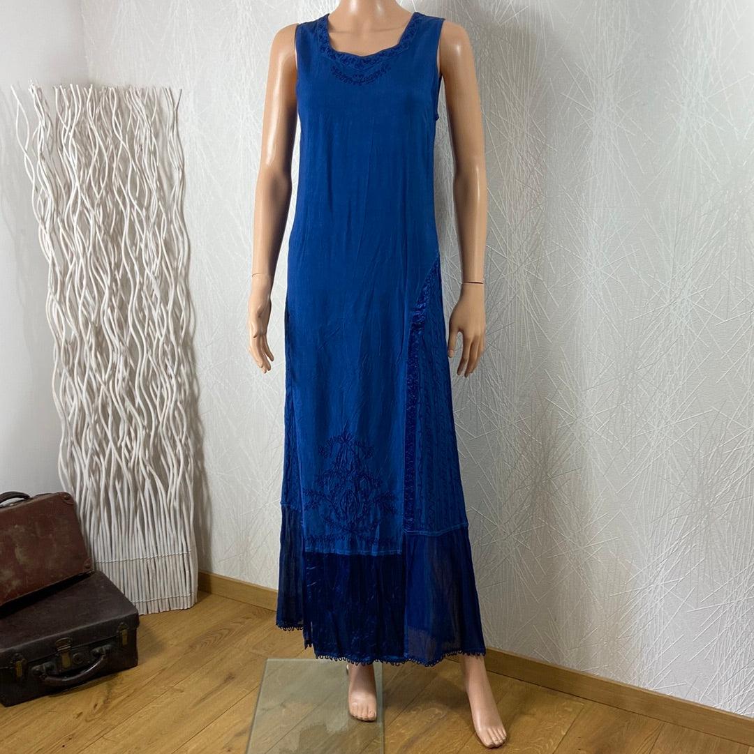 Robe bleue longue fluide sans manches broderie cordon fente Tara - Offre-Unique