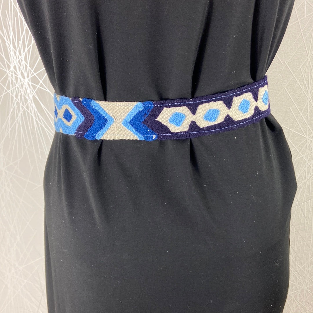 Ceinture pour femme en coton brodé bleu et beige modèle Ianora Ichi