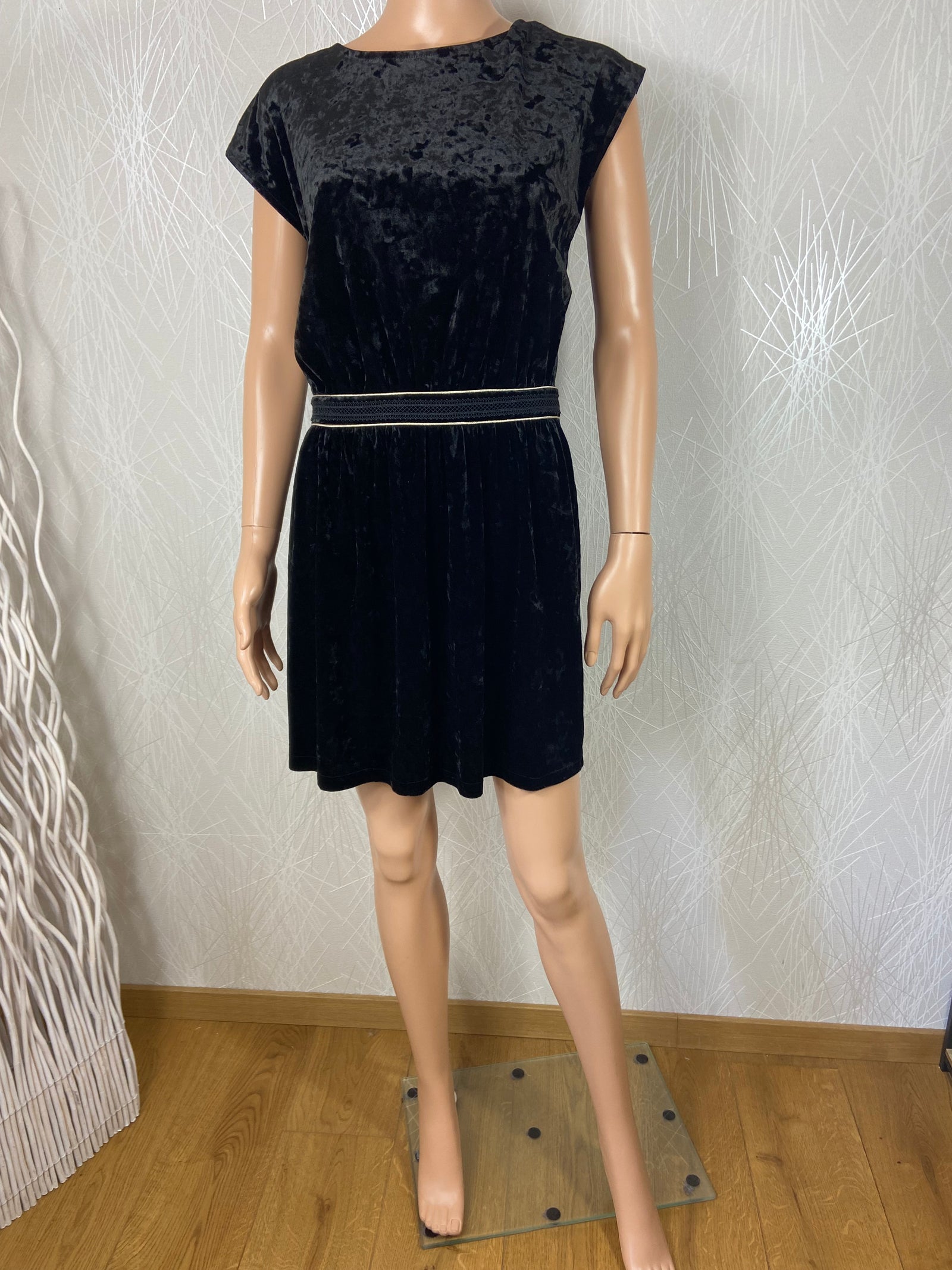 Robe courte velours lisse modèle Maeva Opullence