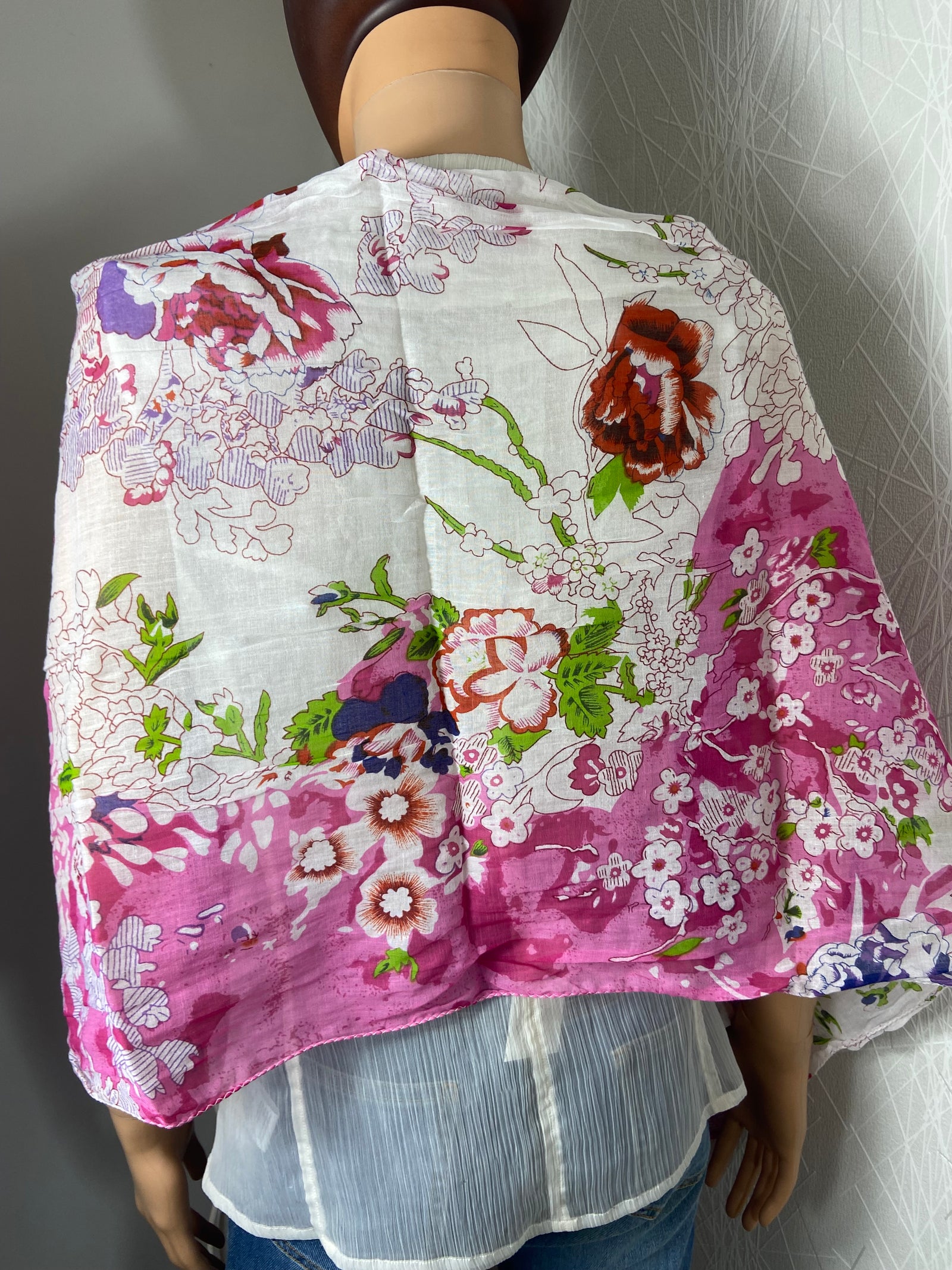 Foulard fleuri multicolore en coton