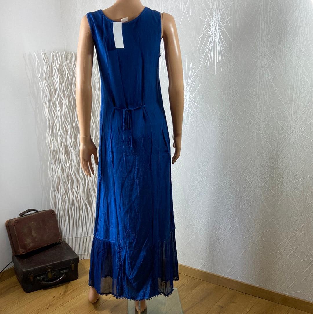 Robe bleue longue fluide sans manches broderie cordon fente Tara - Offre-Unique