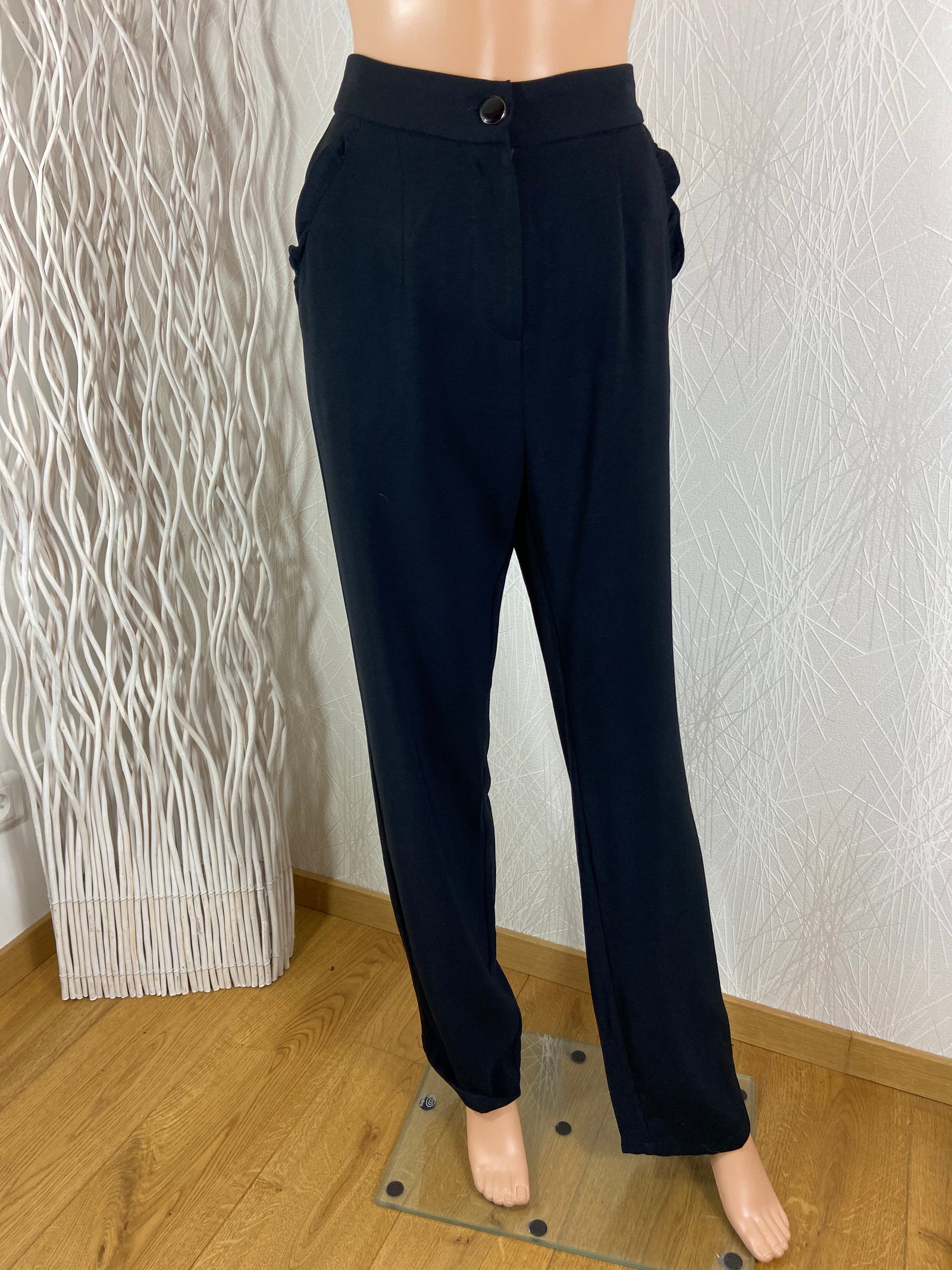 Pantalon noir habillé taille haute coupe droite La Petite Étoile