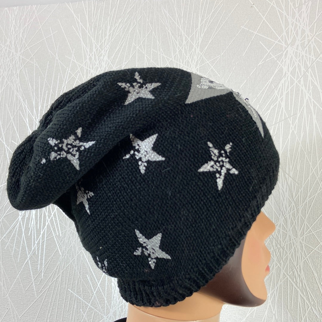 Bonnet doublé noir molletonné avec étoiles argentées et sequins