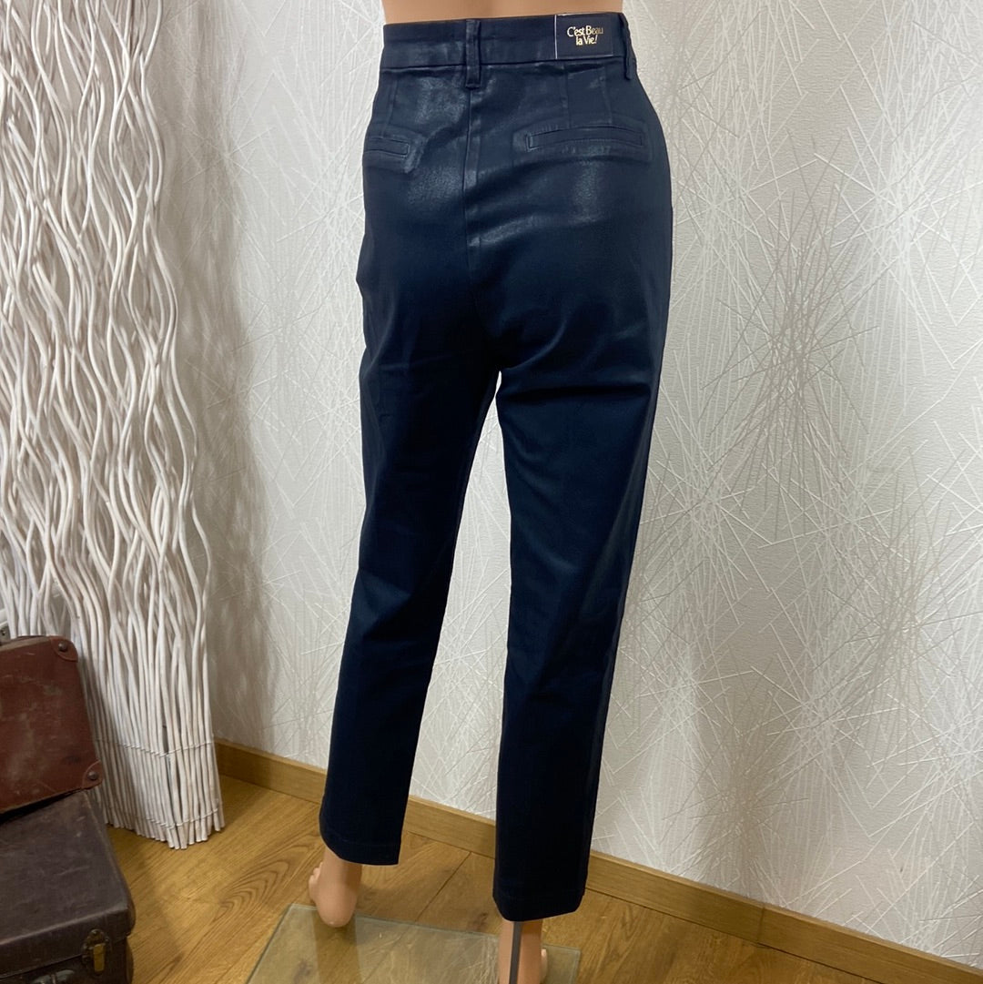 Pantalon femme coton enduit bleu marine taille haute coupe droite C’est Beau la Vie