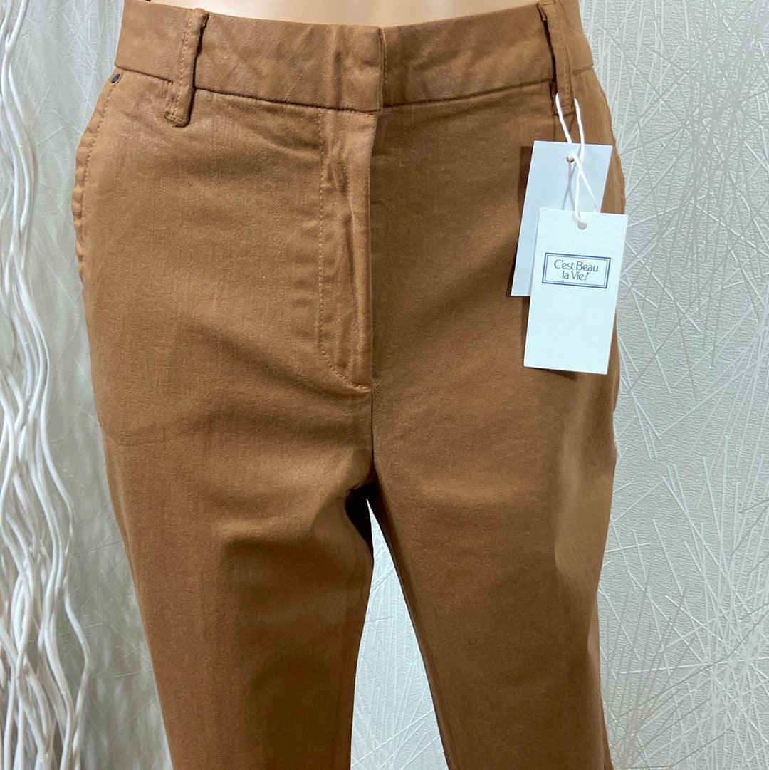 Pantalon coton enduit brun caramel taille haute coupe droite C’est Beau la Vie - Offre-Unique