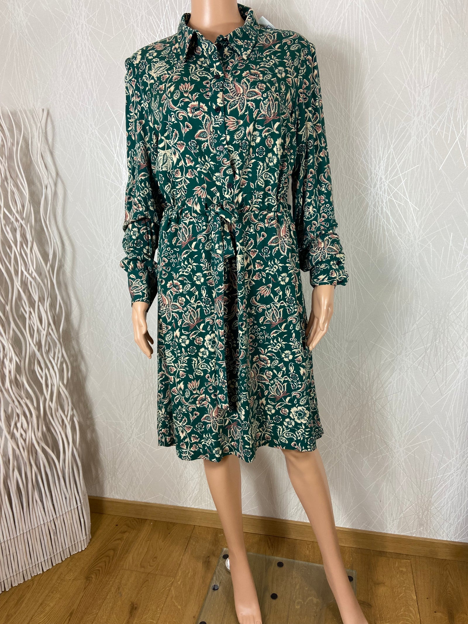 Robe verte fleurie manches longues C’est Beau La Vie