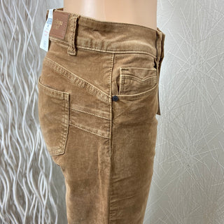 Pantalon confort velours coton beige taille haute coupe girlfriend Lucien C’est Beau la Vie