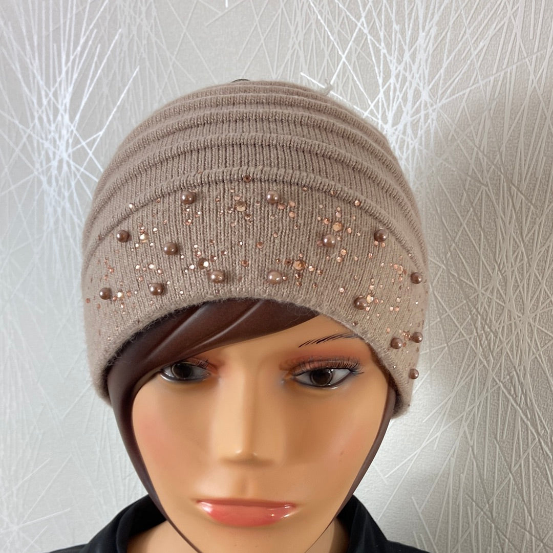 Bonnet beige cachemire perles strass