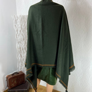 Écharpe large vert anglais chaude laine avec pompons