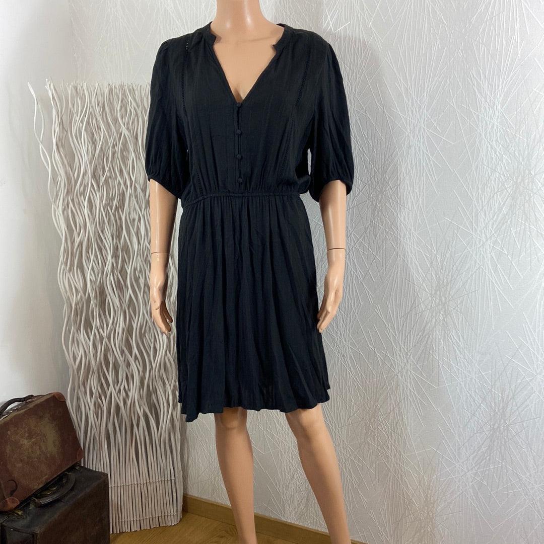 Robe noire fluide manches courtes broderie modèle Ihselis Ichi - Offre-Unique