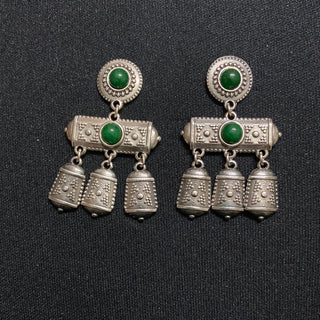 Boucles d’oreilles pendantes breloques plaquée argent pierres vertes Shabada