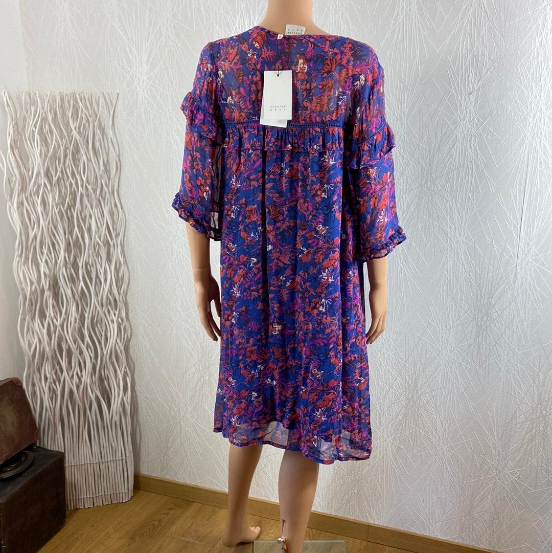 Robe marine fleurie manches courtes en voile modèle Irlauri Atelier Rêve - Offre-Unique